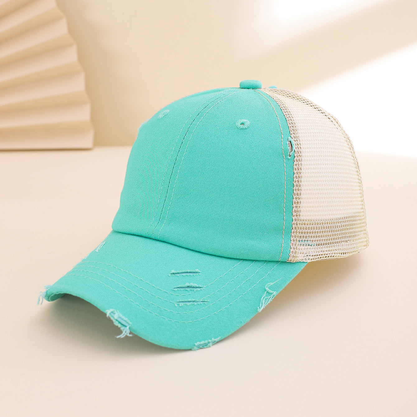 Solid-color, Frayed, Washed-out, Distressed, Mesh-patterned Cap - A Trendy, Youthful, Versatile Baseball Cap That Suits Both Daily Commuting And Outdoor Activities.